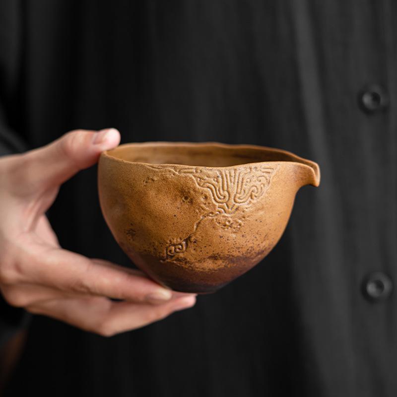 Sauce glaze coarse pottery fair cup, retro ceramic tea dispenser, Japanese kung fu tea set, tea sea tea ceremony accessories