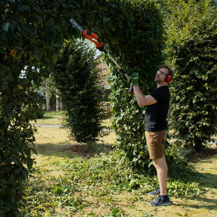 20V PowerPlus POWDPG75300 Lawn Hedge Trimmer