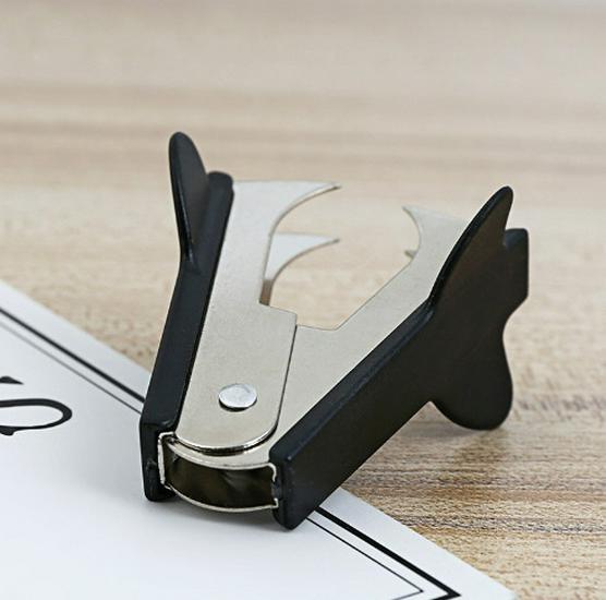 

Compact Staple Remover for Office and Home Use 1 piece (random color)