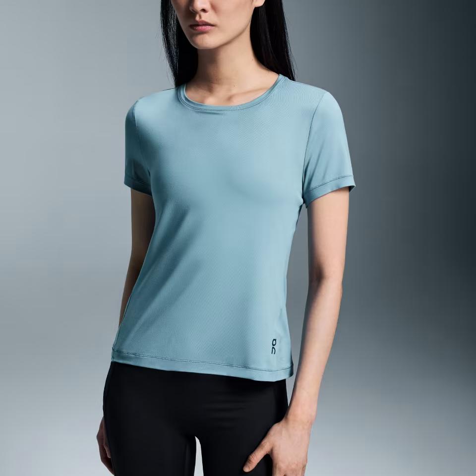 On Movement T 2024 Autumn Winter Fitness Training Series Fashi Logo Moisture Wicking Short Sleeve T-Shirt Women T-Shirts Blue 1WE30382523