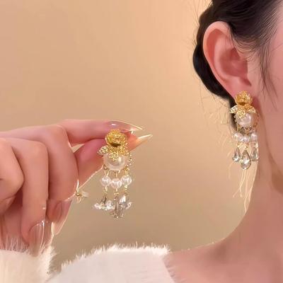 Chinese Style Diamond-Inlaid Pearl Flower Earrings: Exquisite Design & Elegant Retro Studs for Women