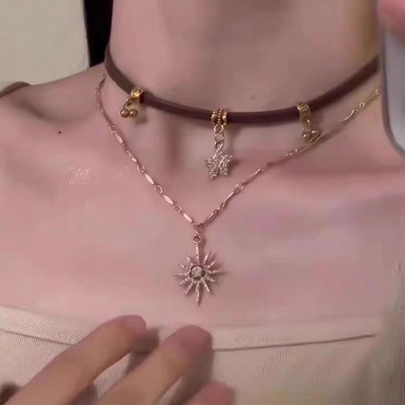 Women Vintage Leather Choker Necklace Double Layered Star Pendant Jewelry Adjustable Chain