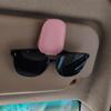 Der Brillenhalter ist geeignet für Auto-Sonnenblenden, Leder-Sonnenbrillen, Magnetische Clips, Ticket-Halter und Auto-Sonnenblenden-Zubehör