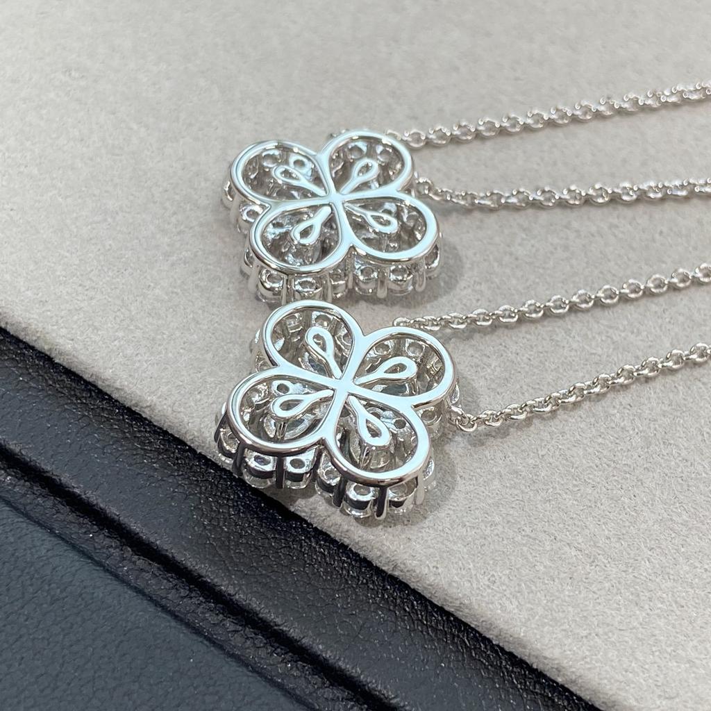 Four-Leaf Clover Diamond-Inlaid Necklace for Women - Electroplated Pendant Necklace, Anti-Fade Color-Lasting Fashion Accessory
