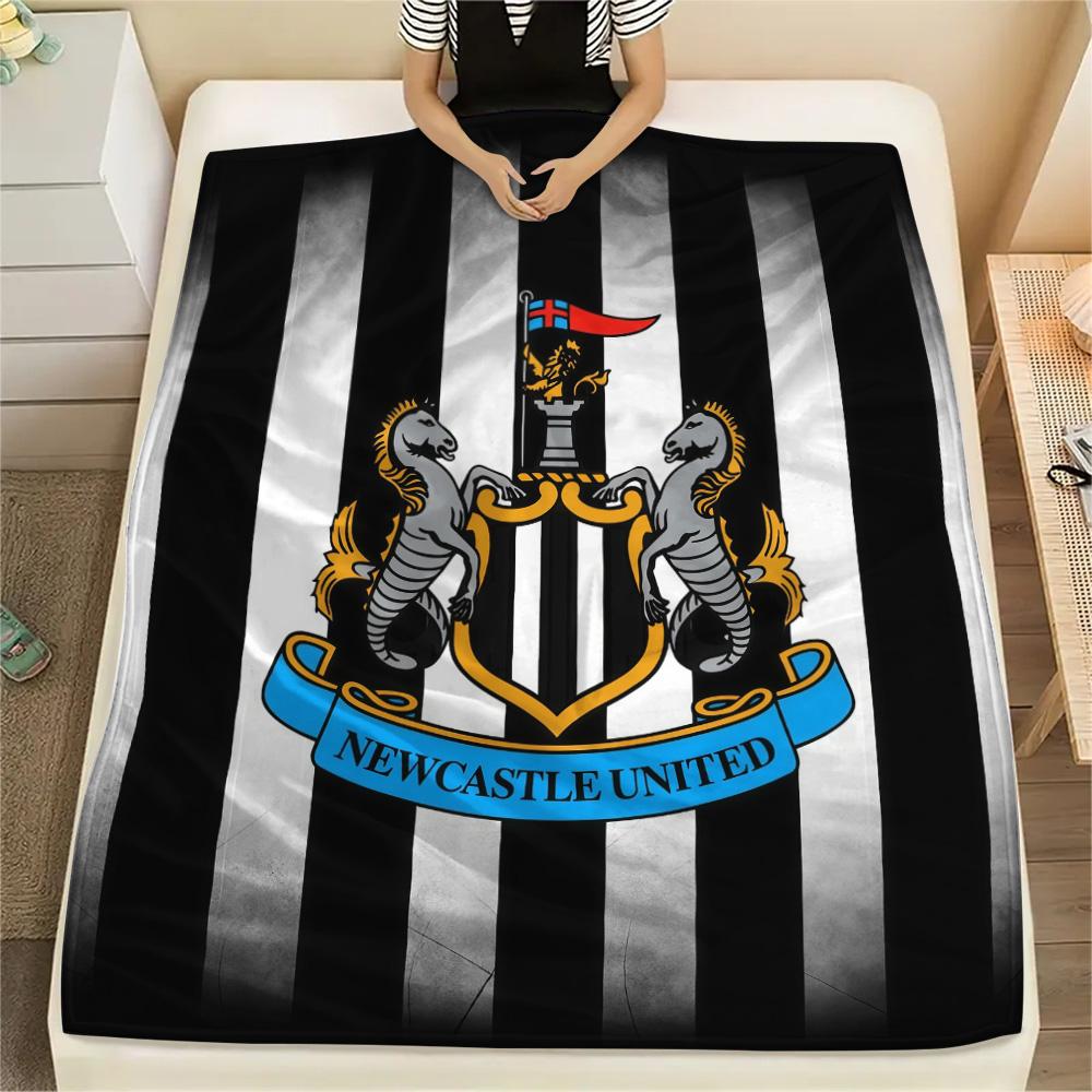 Newcastle United FC Flanelldecke, Hohe Qualität, Bequem für alle Jahreszeiten, Heimdekoration, Wärme und Komfort