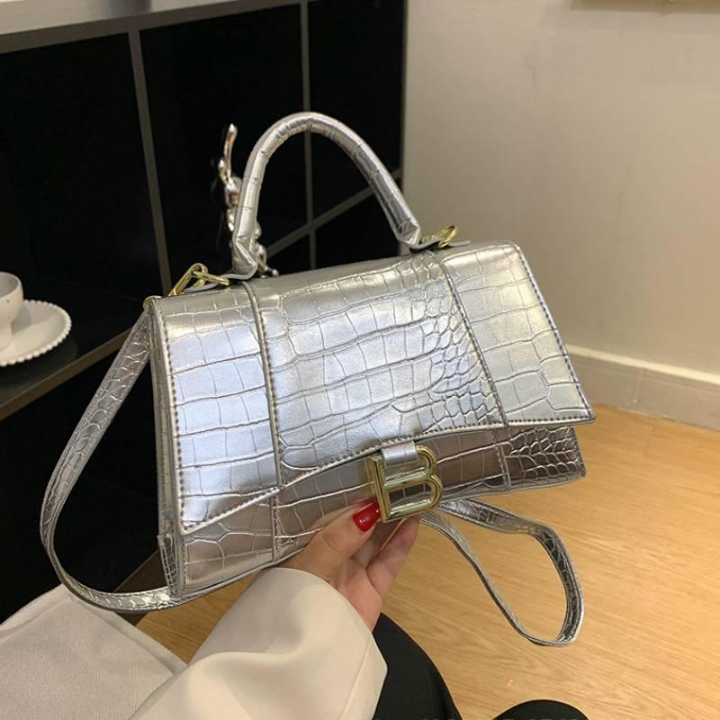 Stylish And Trendy European And American Crocodile Pattern Shoulder Bag In Silver Color Pu Material 19*12*8cm