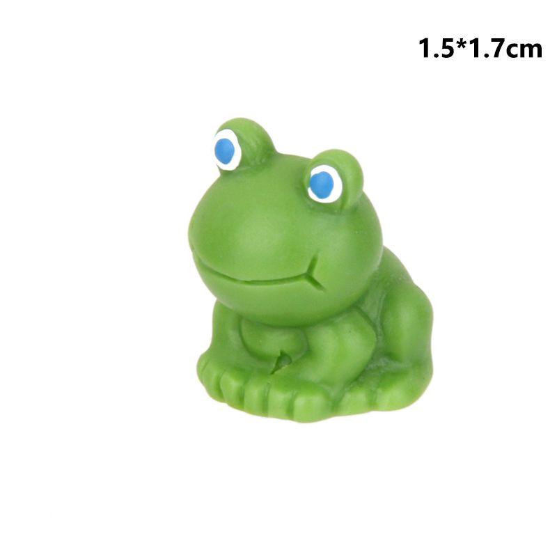 

Attractive Miniature Penguin Family Ornament With Hand-painted Details For Mini Gardens Frog(1.7cm)