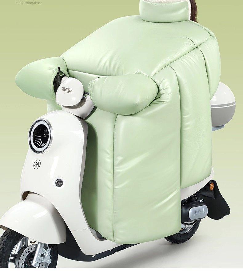 Thickened Velvet-Lined Electric Car & Motorcycle Winter Windshield Quilt: Waterproof & Cold-Proof.