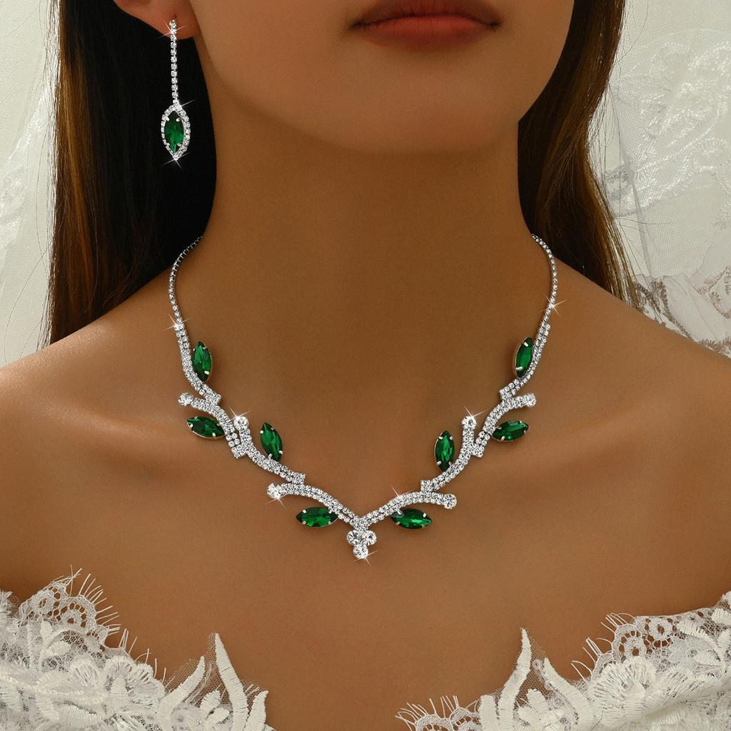 Diamond Leaf Fringed Necklace Light Luxury Court Style Collarbone Chain Retro High-End Jewelry Set Female