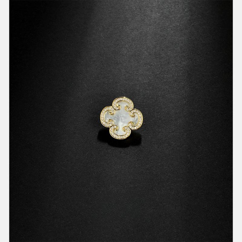 

Брошь Четырехлистный клевер , Высококачественная женская имитация перламутра для воротника, Пуговица против бликов