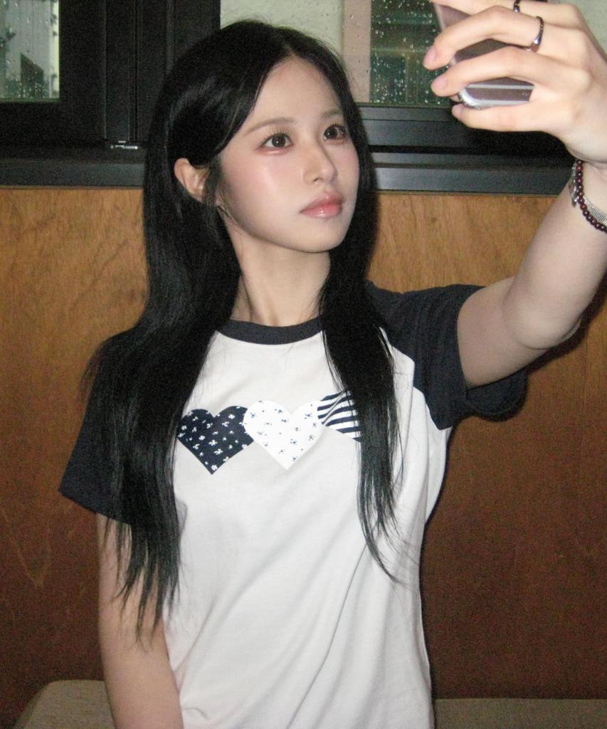 Loginaenloji Heart Printed Cotton Ragian T-Shirt White-Navy