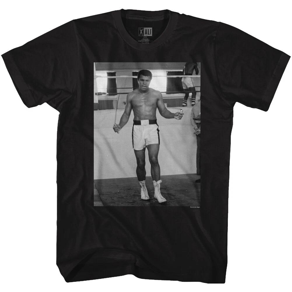 Muhammad Ali Jumping Rope Ringside At The Boxing Gym Men s T Shirt XL