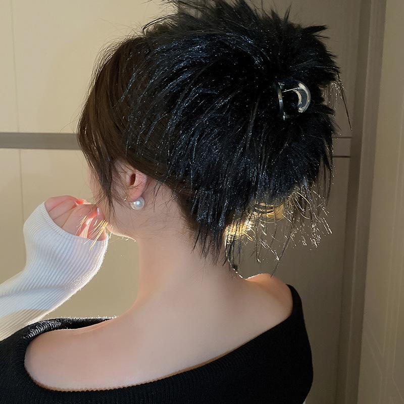 Love pearl feather hairpin Dongdaemun fashion design sense grab clip personality new versatile hair accessories