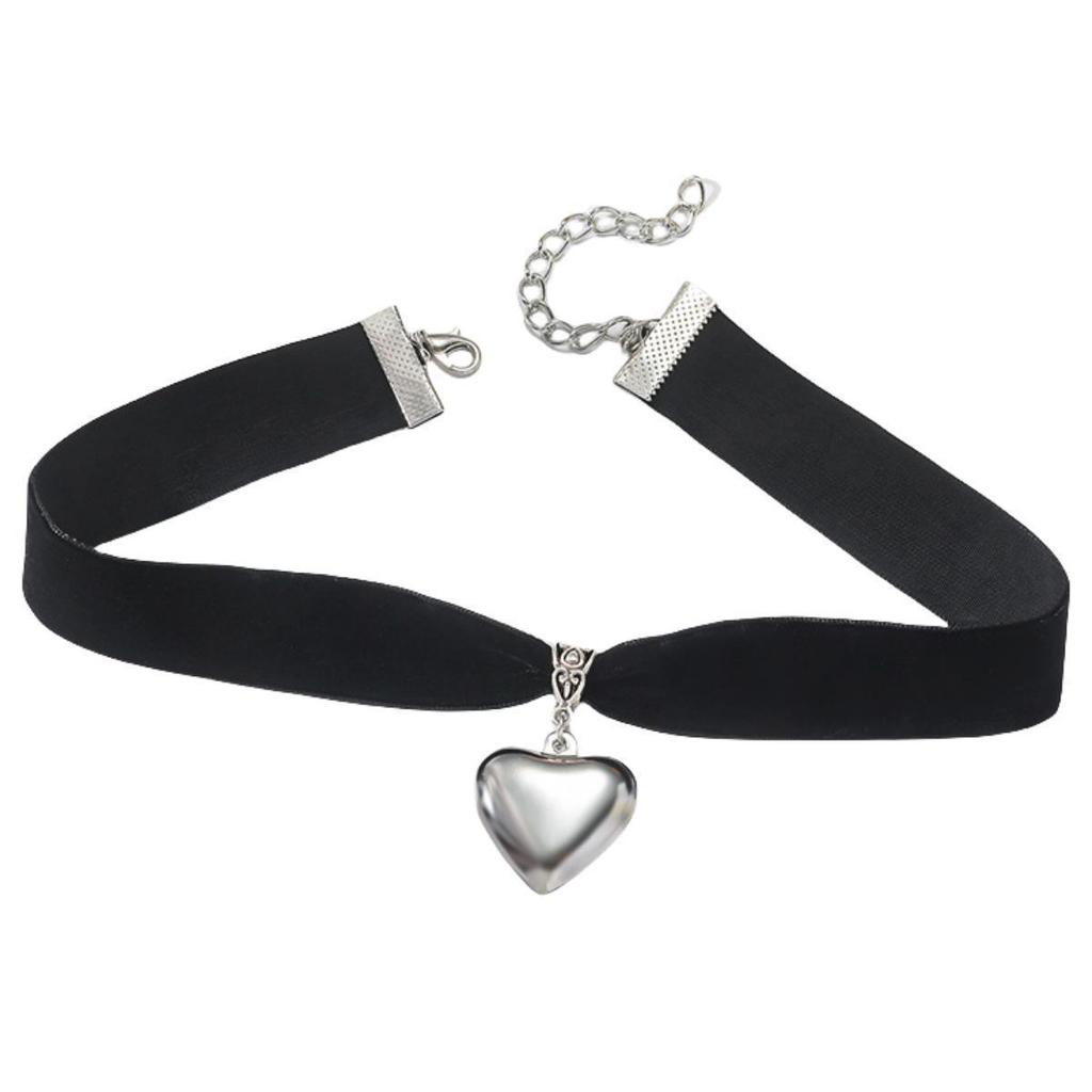 Junan Gothic Black Velvet Heart Pendant Choker Necklace
