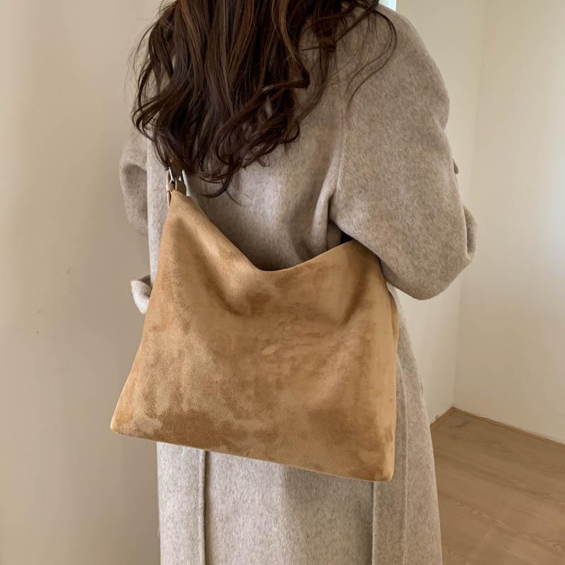 2025 Winter New Korean Version Light Luxury Simple Tote Bag Women's Retro Suede Shoulder Bag Texture Casual Armpit Bag