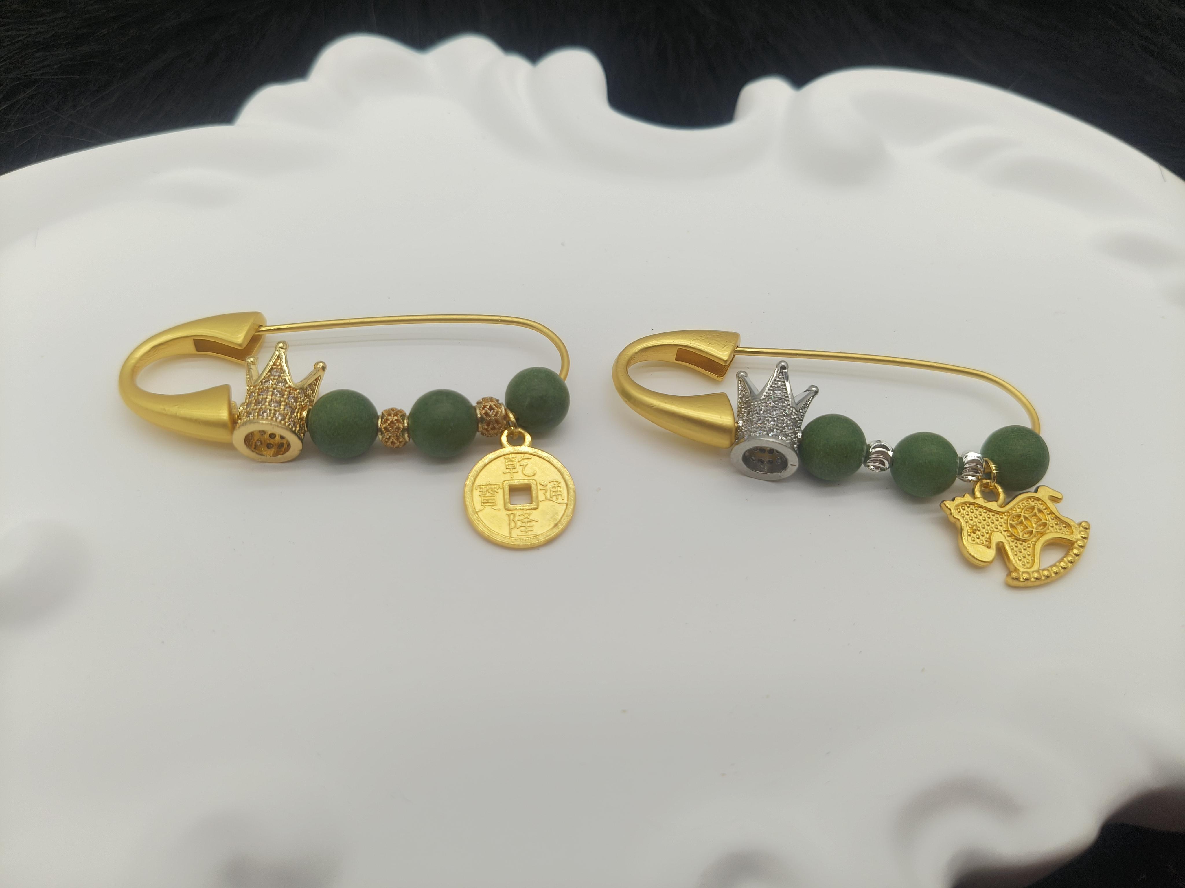 Green-Gold Crown Zen Calm Incense Brooch