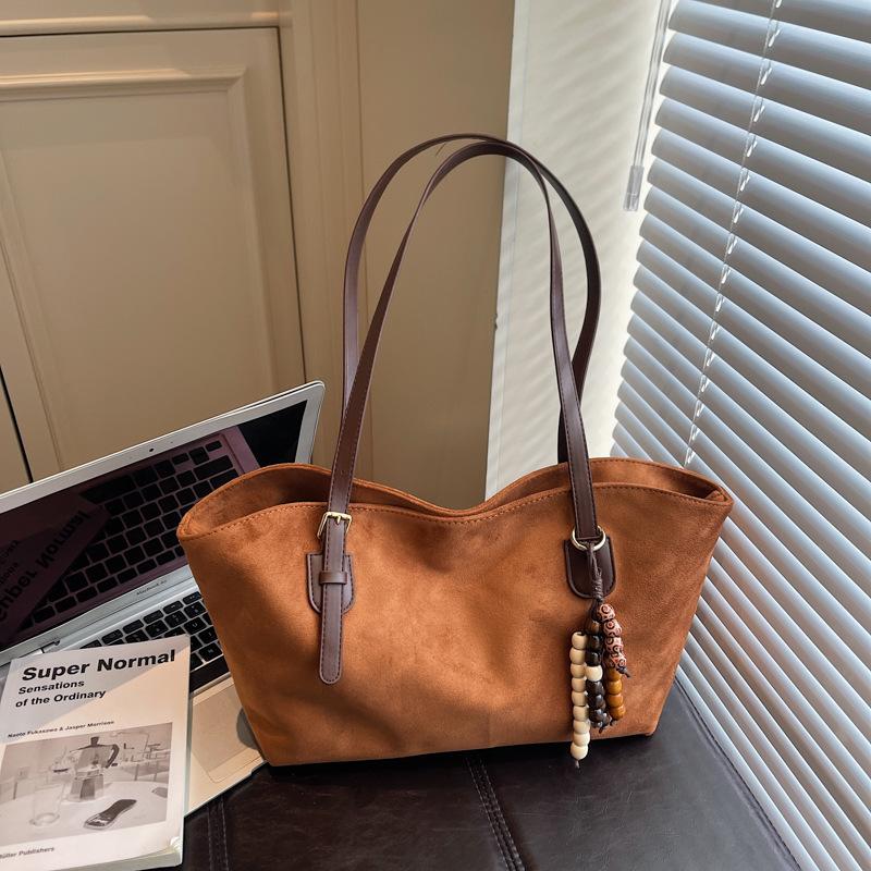 Retro Bag Women's Large-capacity Autumn and Winter Versatile Simple Shoulder Bag Fashionable Commuter Tote Bag