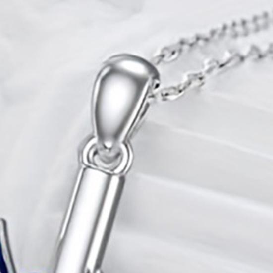 Woemn Necklace with Bird Pendant Thick Hollow Chain Alloy Neck Jewelry Daily Wear Keepsake Gift Lightweight Adult Clavicle Necklace