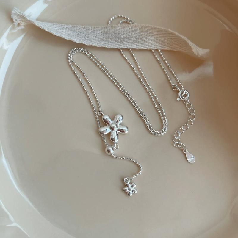 Flower Pendant Clavicle Chain Necklace Minimalist Stylish Jewelry