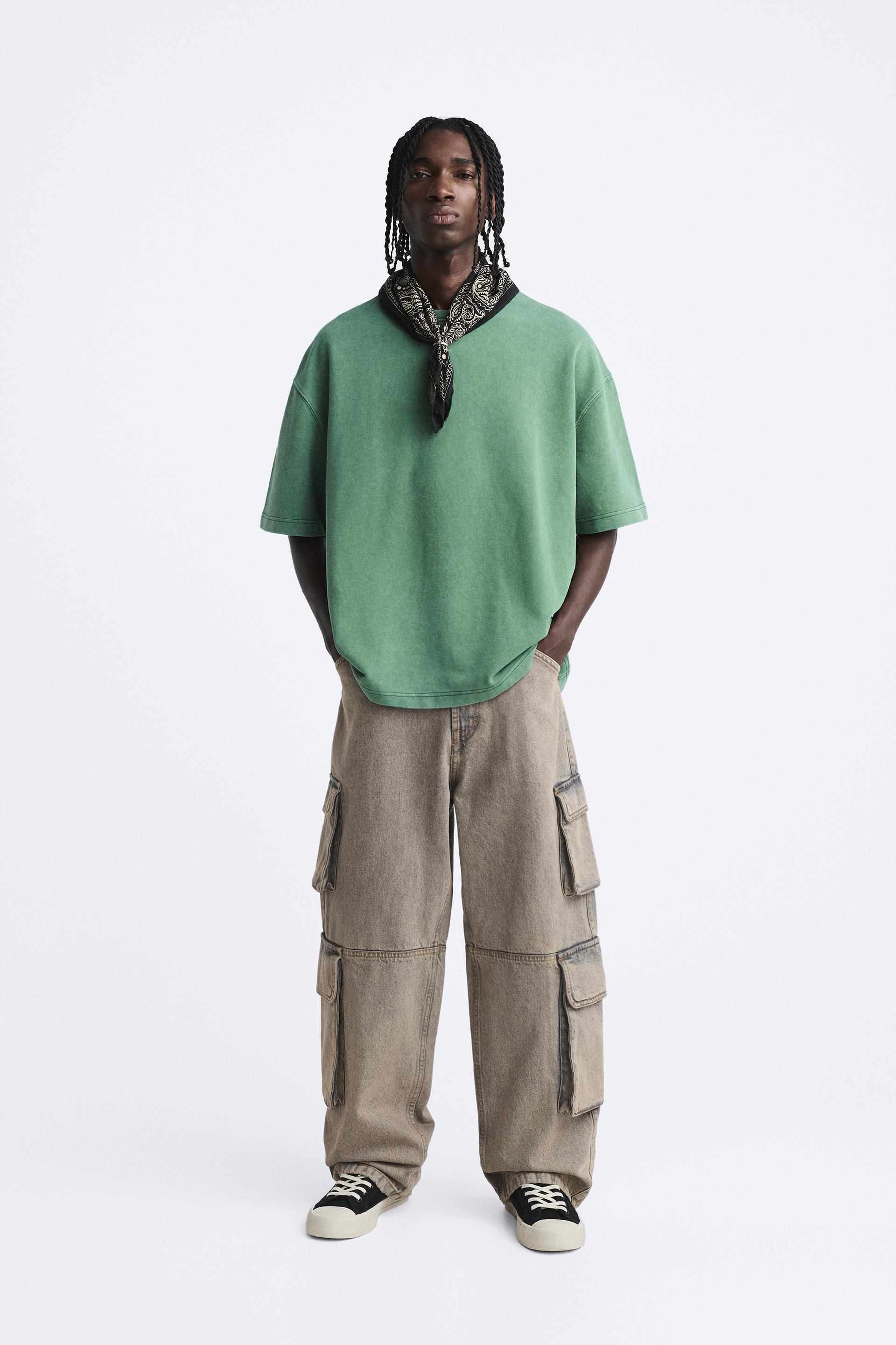 

ТОЛСТОВКА С КОНТРАСТНЫМ СЛОГАНОМ