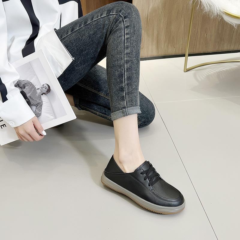 Fashion Top Layer Cowhide White Shoes for Women 2025 New Soft Soled Soft Faced Le Fu Mom Shoes Flat Shoes