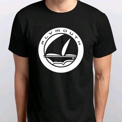 Plymouth T-SHIRT Alla storlekar S M L XL XXL 3 4XL färger Svart, Vit