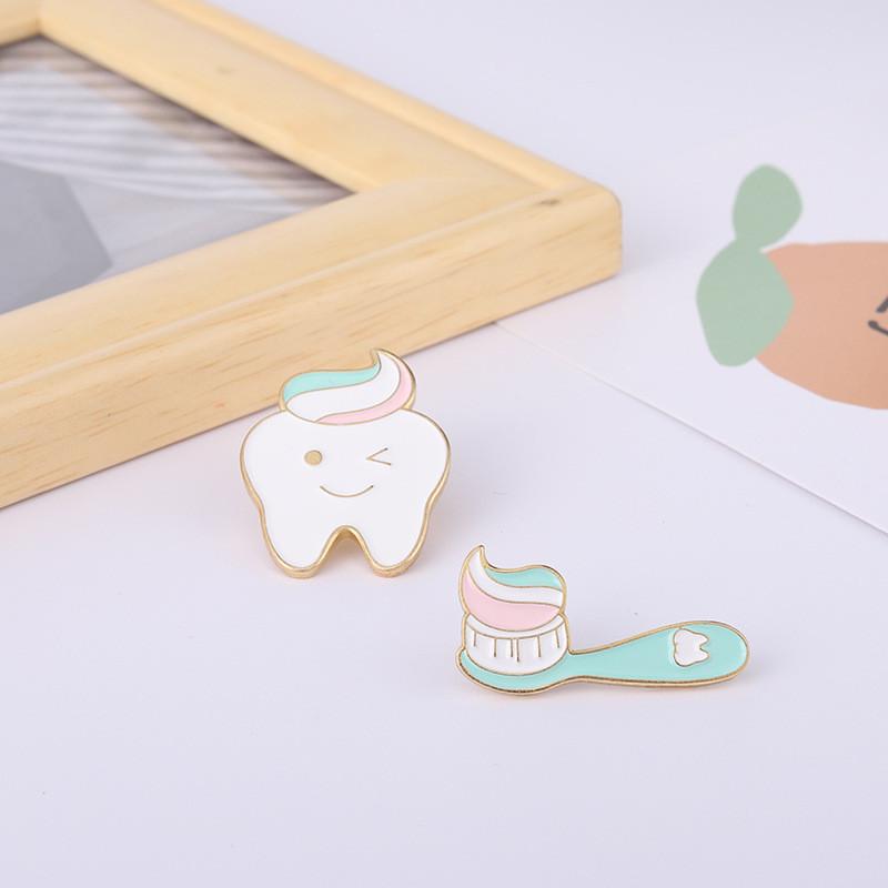 Creative Cartoon Brooches With Unique Toothbrush Design In Colorful Enamel Alloy