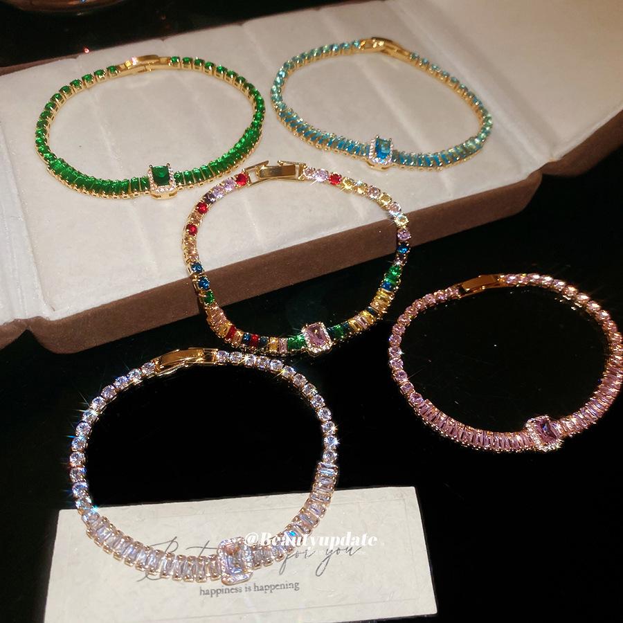 Elegante Bracciale con Chiusura Geometrica in Zirconia per Donna - Ultra Brillante, Alla Moda, Gioiello di Alta Gamma