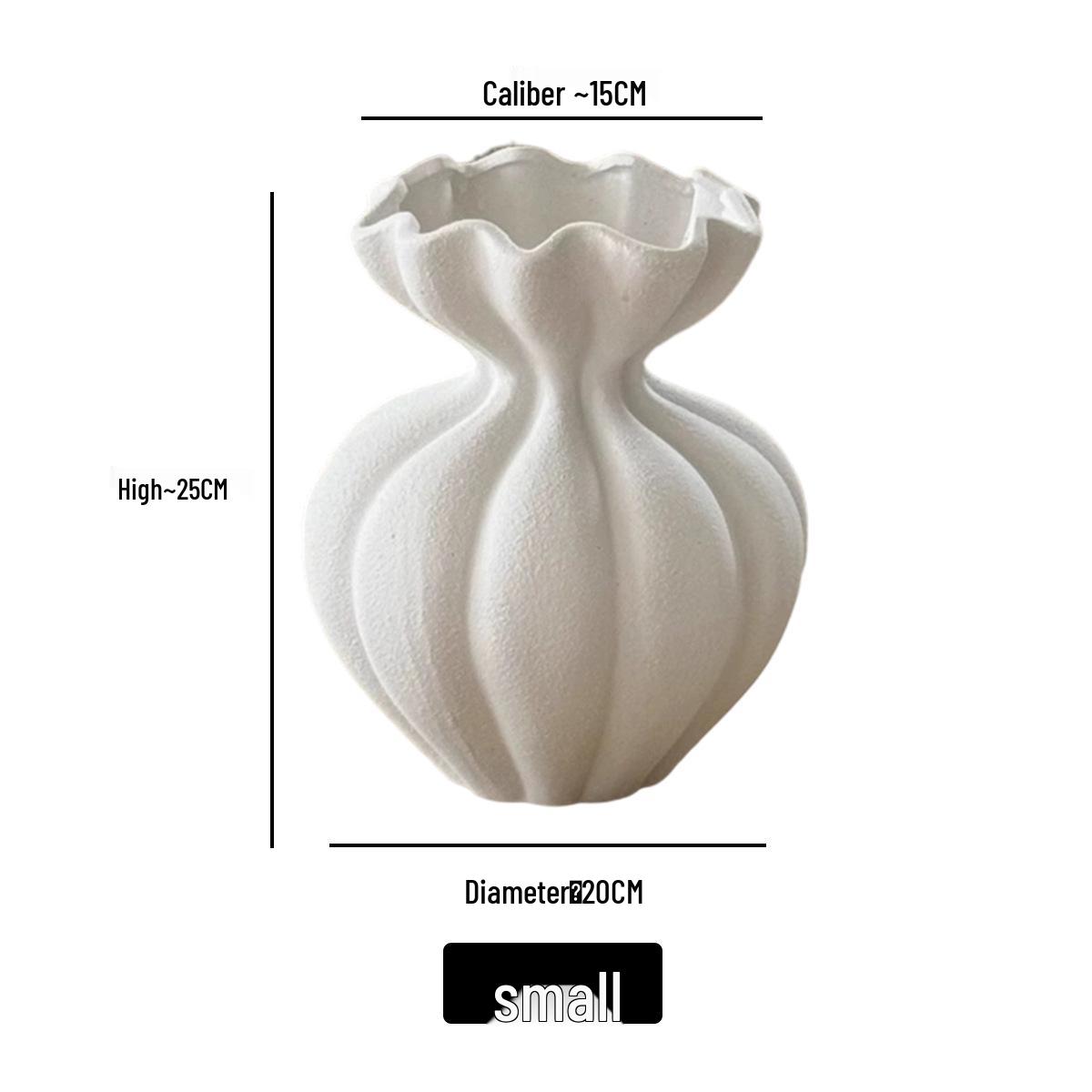 French White Ceramic Vase: Elegant Luxury Ornament for Dried Flowers, Retro Style Flower Arrangement Décor.