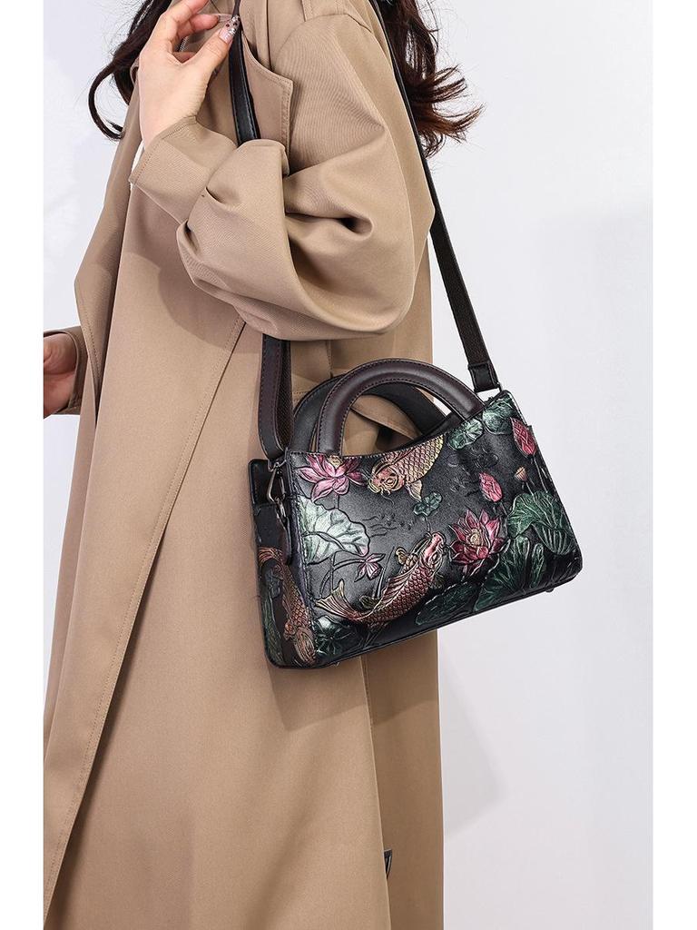 2025 Retro Glücksfischmuster Chinesische Handtasche - Großes Fassungsvermögen, Texturiert, Lässige Damentasche