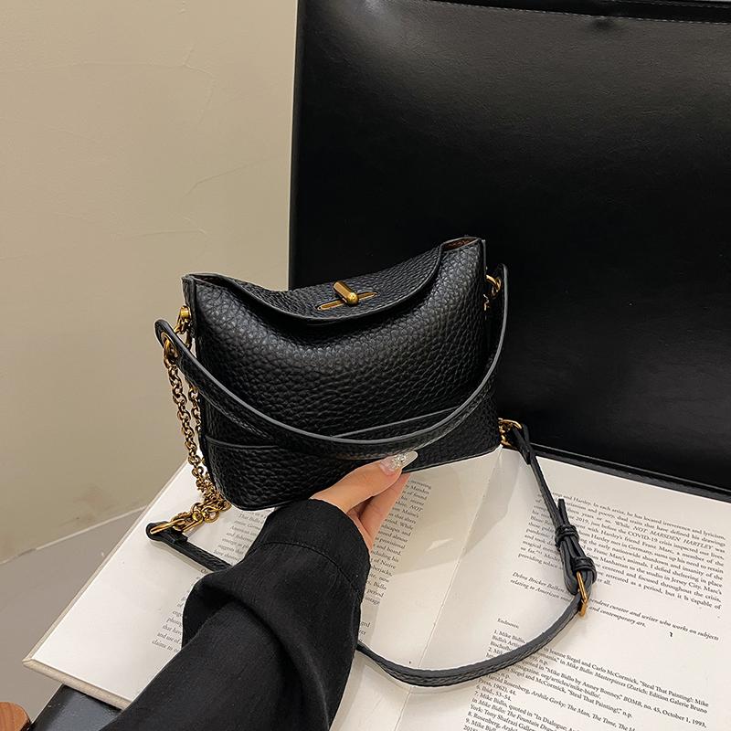Autumn Simple Crossbody Bags for Women  Fashion Chains Bucket Bag High-end Soft Leather Lady Commuter Handbags