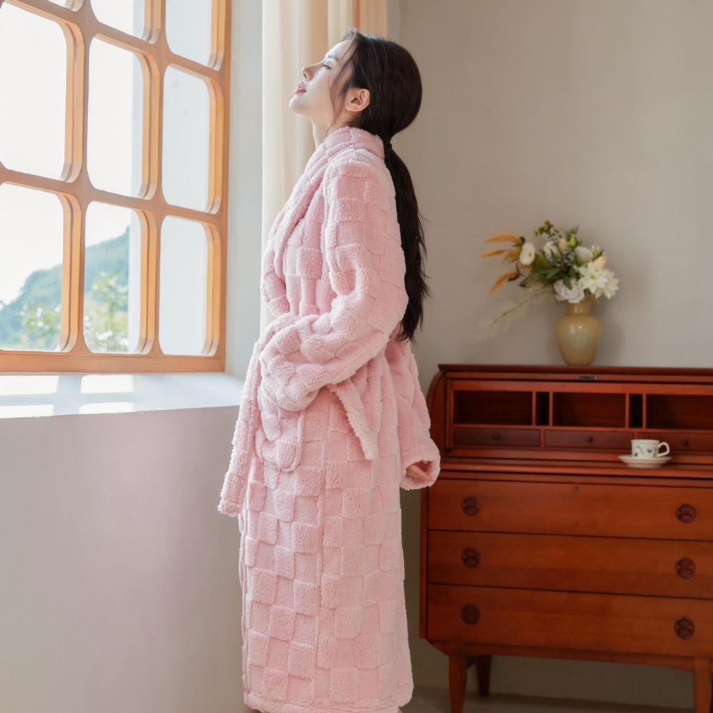 Checkered Jacquard Unisex Long Nightgown Cardigan Bathrobe - Cozy Cotton Velvet for Autumn/Winter