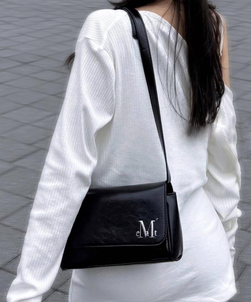 Mucent Banon Silver Hardware Square Shoulder Bag Unisex