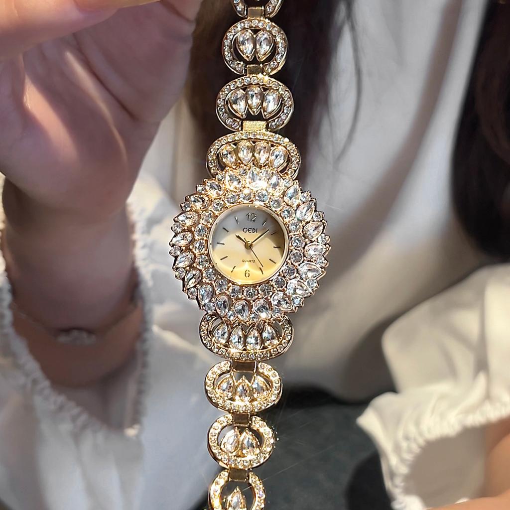 Light Luxury Gypsy Star Fashion Bracelet Women'S Watch Fashion High Value Fritillary Exquisite Quartz Watch