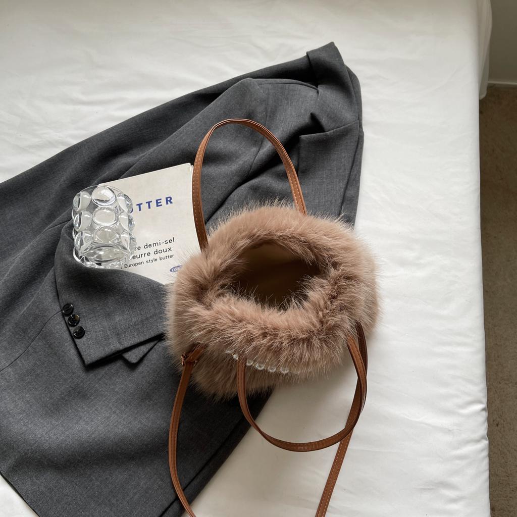 Håndholdt liten veske ny moteriktig perlepels liten firkantet veske høst og vinter tekstur dame crossbody-veske