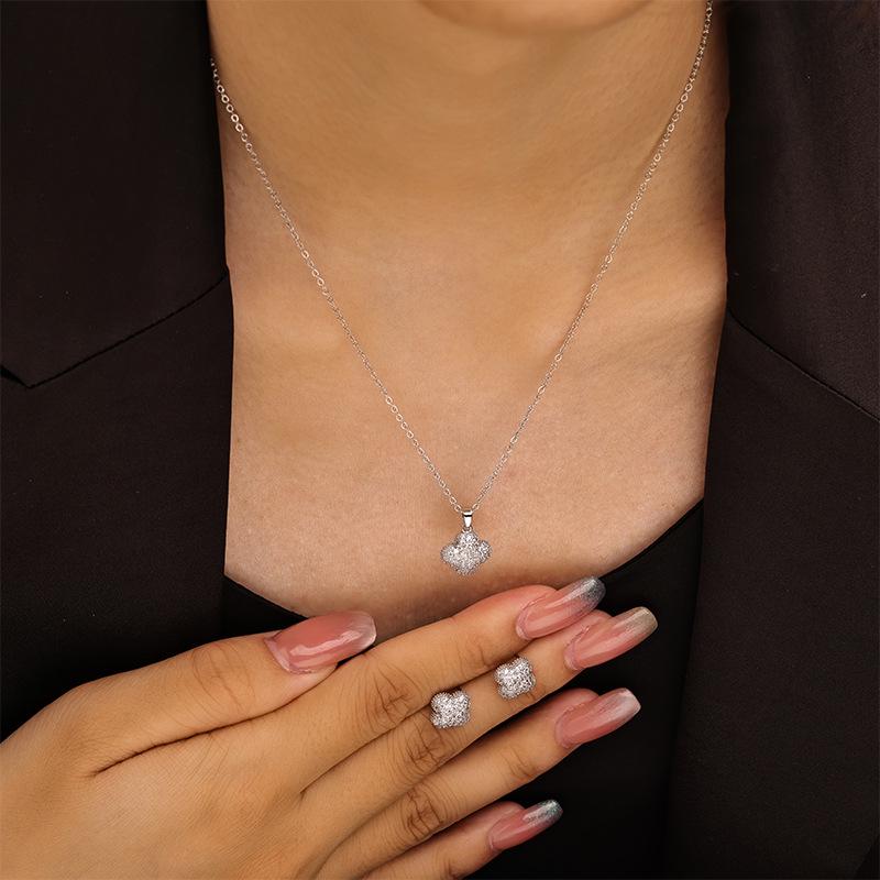 Glänzendes Perlmutt Kupfer Ohrringe & Halskette Set: Gebürstetes vierblättriges Kleeblatt-Design, nicht verblassend, luxuriöser Damenschmuck.