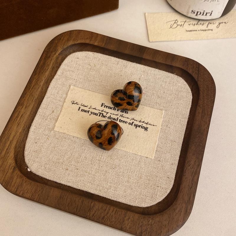 Maillard Geometric Butterfly Coffee Earrings For Women  Vintage Studs Personality Drop Earrings Luxury Designer Jewelry
