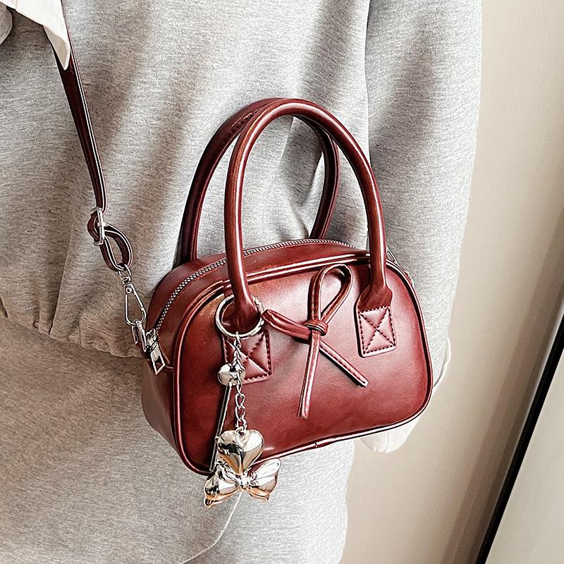 This Year's New Niche Retro Ballet Style Design Sense Portable Bowling Bag Women's Versatile Foreign Style Commuter Messenger Bag