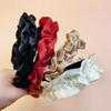 Damen-Stirnband Französischer Stil Glatter Gefüllter Haarreif Satin Breiter Rand Schwamm Weicher Stoff Haaraccessoire