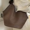 Niche woven bucket bag women's autumn large-capacity casual high-value commuting shoulder armpit bag