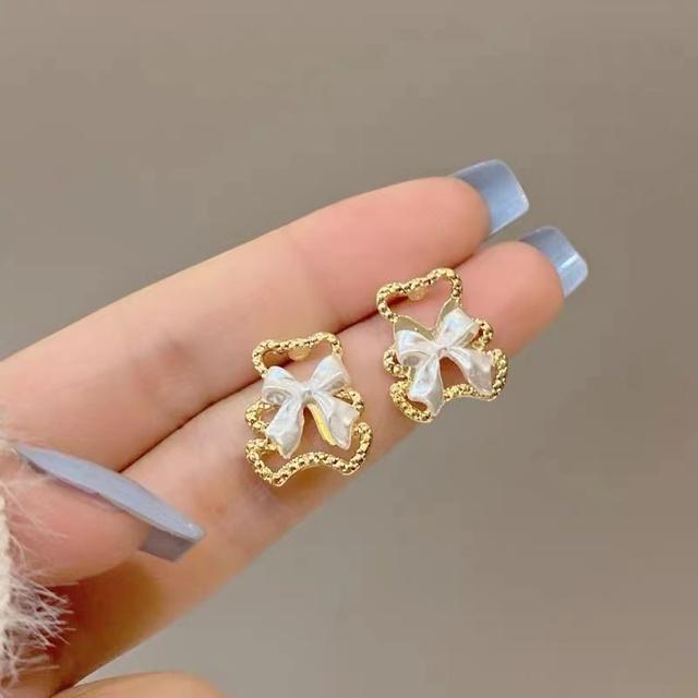 New Fashion Trend Unique Design Geometric Elegant Delicate Asymmetric Bear Zircon Heart Stud Earrings Women 'S Jewelry Gifts