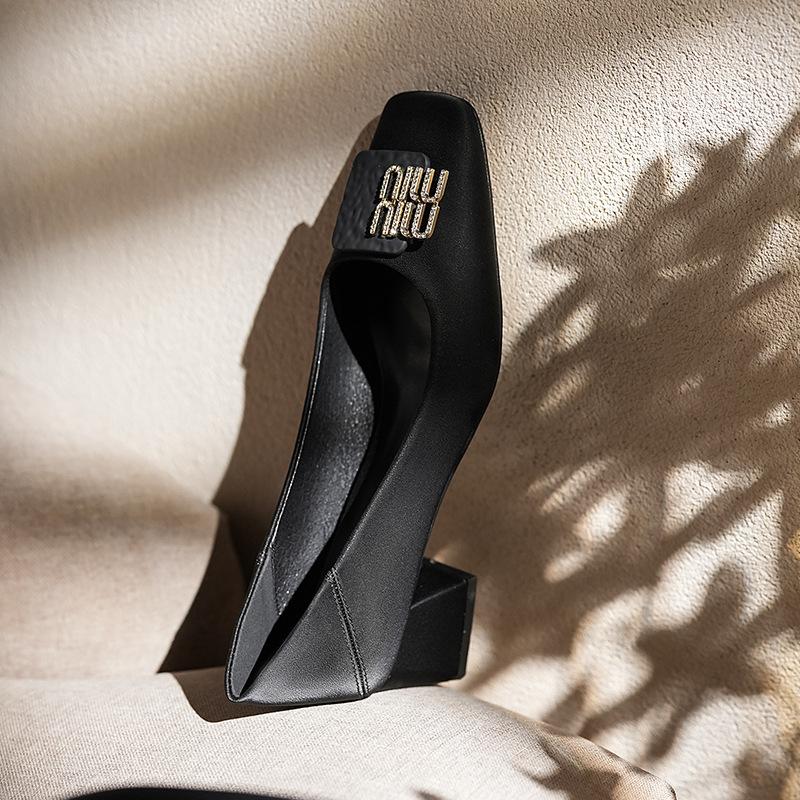 

Овчина квадратная пряжка толстый каблук средний каблук туфли на высоком каблуке женские квадратный носок туфли бабушки два способа носки можно наступать на пятку одинарные туфли мягкая кожа 39