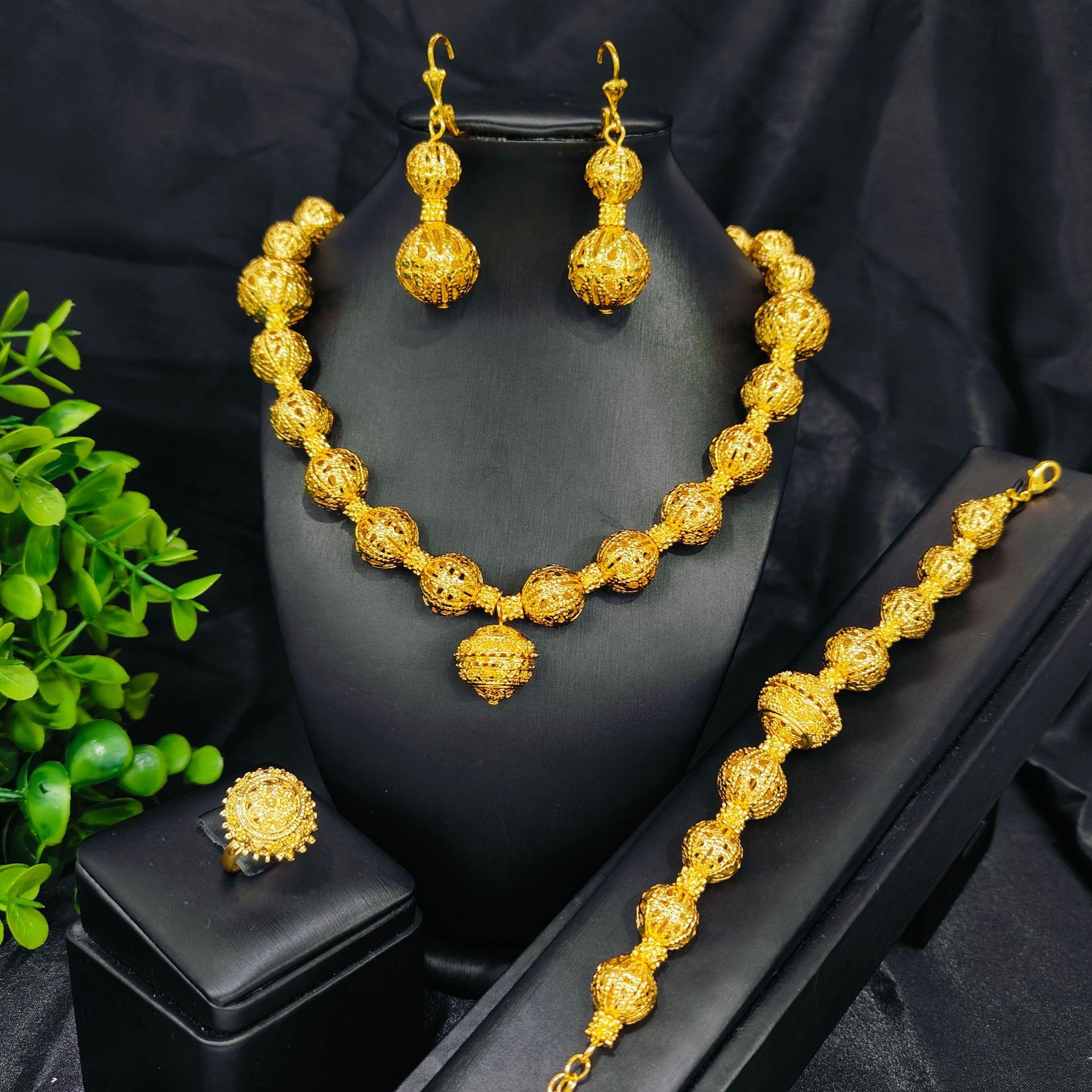 

Позолоченный вьетнамский свадебный комплект: колье, серьги, кольцо, браслет. Атмосферные свадебные украшения 24K gold plated