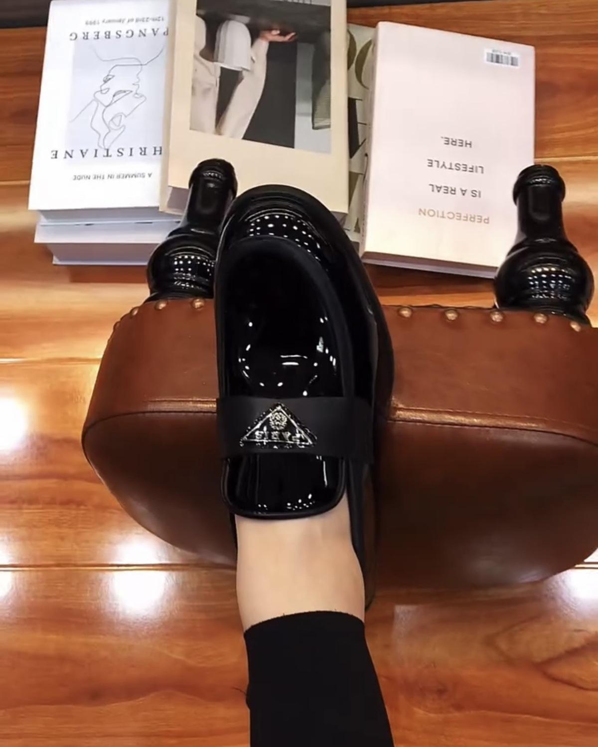 

Мужская обувь весна и лето деловая повседневная обувь глянцевая плоская обувь бини кожаная обувь лакированные лоферы 44