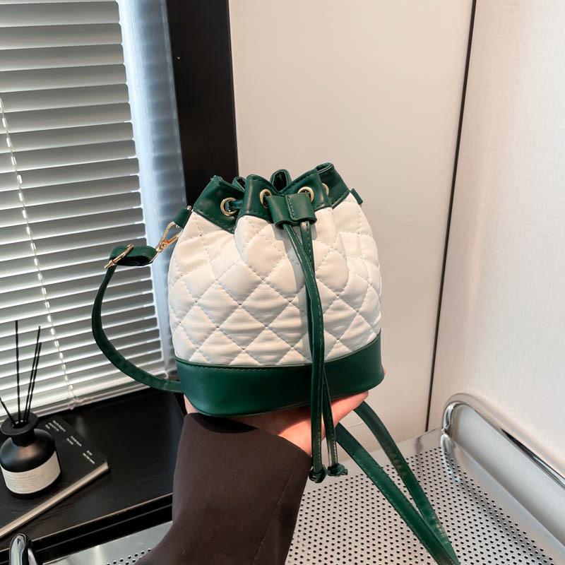 

Bag Women s messenger bag 2025 new spring and summer embroidered thread retro women s shoulder portable bucket bag зелёный