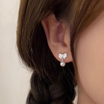 Bow-breasted Pearl Earrings for Women, Fashionable and Personalized Sweet Earrings, Small, Exquisite and High-end