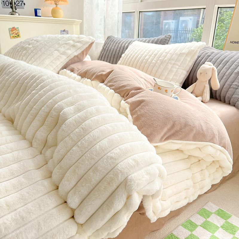 Milk Velvet Four Piece Set, Warm In Winter, Thickened Coral Velvet Bed Sheet, Quilt Cover, Flannel Bed