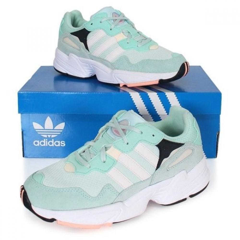 

Full Size Adidas Original Kids Junior YUNG 96 J Sneakers Store Edition F35272