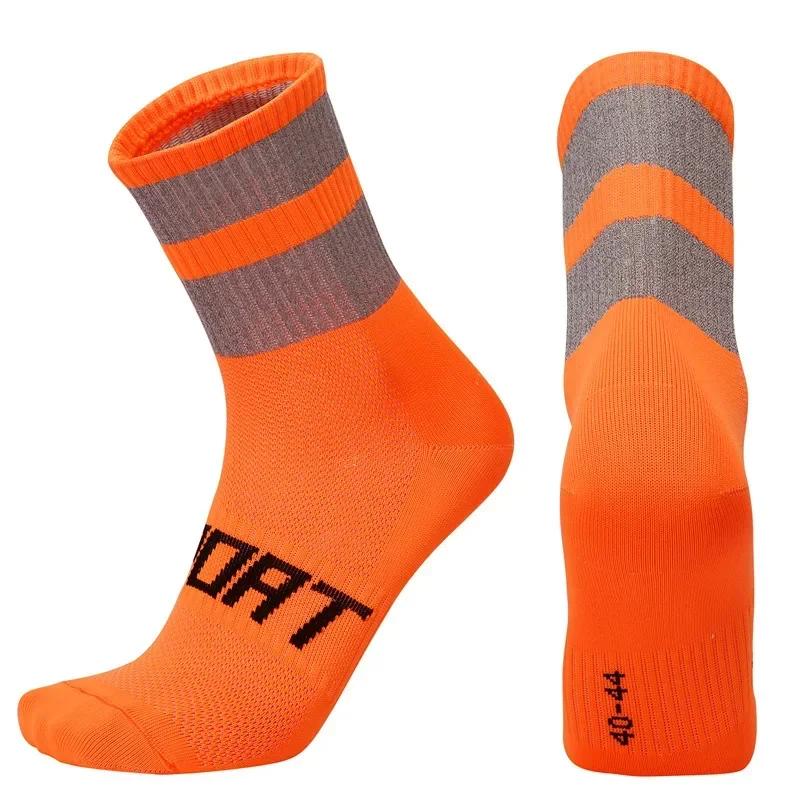 

Светоотражающие носки для велоспорта, профессиональные носки для женщин и мужчин, ночные носки для езды, нейлоновые дышащие носки для занятий в спортзале, фитнеса и спорта на открытом воздухе, гольфы EUR 40-44 оранжевый