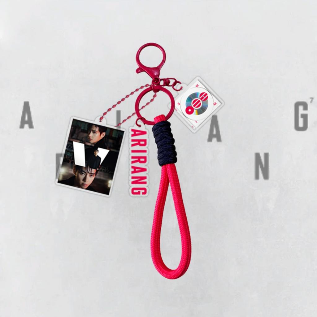 7 Stück BTS ARIRANG Thema Schlüsselanhänger, Bangtan Boys Foto Anhänger mit roter geflochtener Schnur, Kpop ARMY Fans Taschenzubehör, Kpop Idol Taschenanhänger für ARMY Fans